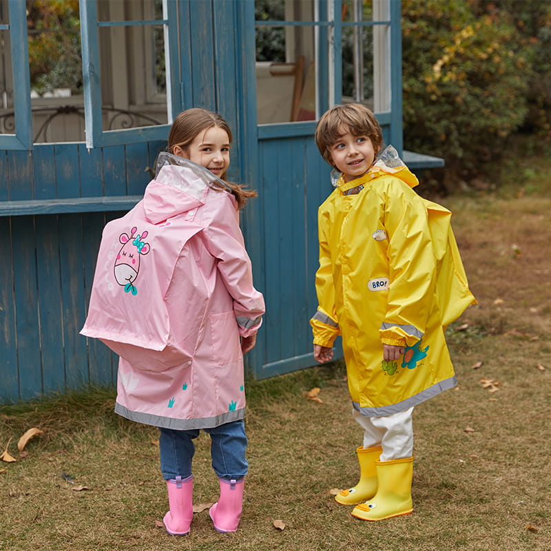 Tipo de seguridad 3D con impermeable para niños en posición de mochila escolar